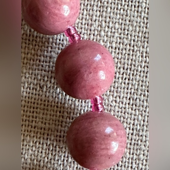 24 inch Rhodonite Gemstone bead necklace NWOT - Picture 8 of 13